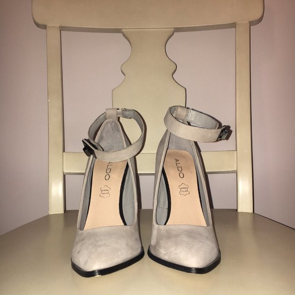 ALDO, Size 6, Suede, Two-Tone Grey & White, Strap Buckle, 4.5" Block Heels - Picture 3 of 12